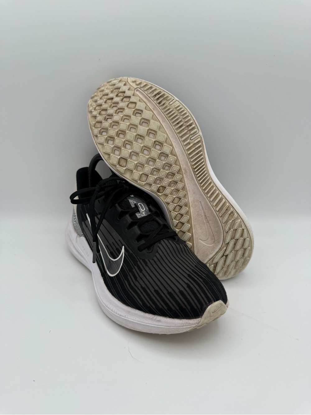 Women's Nike Air Zoom Winflo 9 Premium Black White Soundwave Athletic Shoes Sz 7